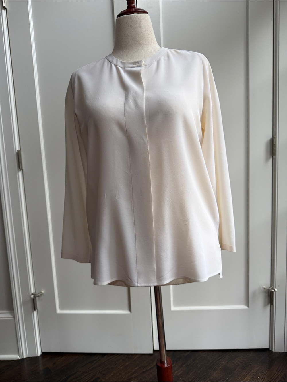 Vince collarless bracelet sleeve cream silk blouse. Size medium, classic style